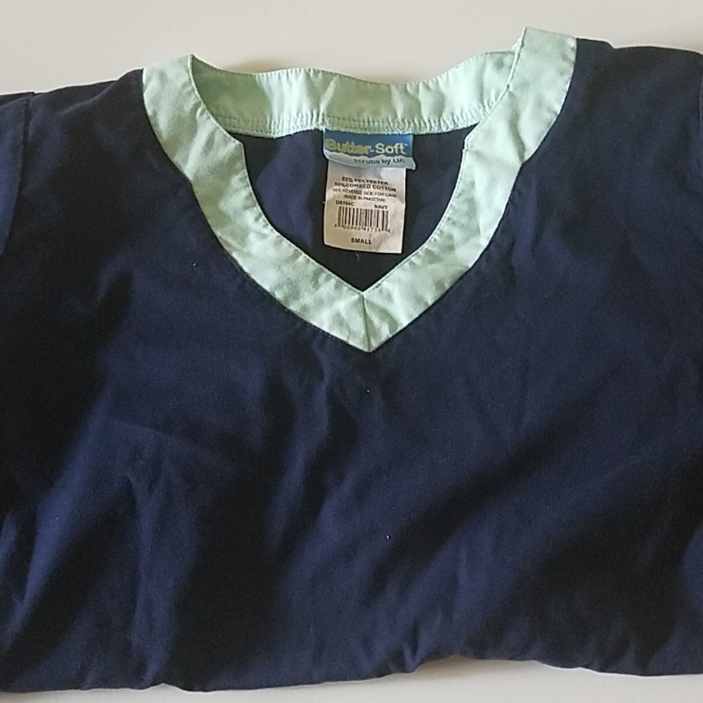Nursing scrub top